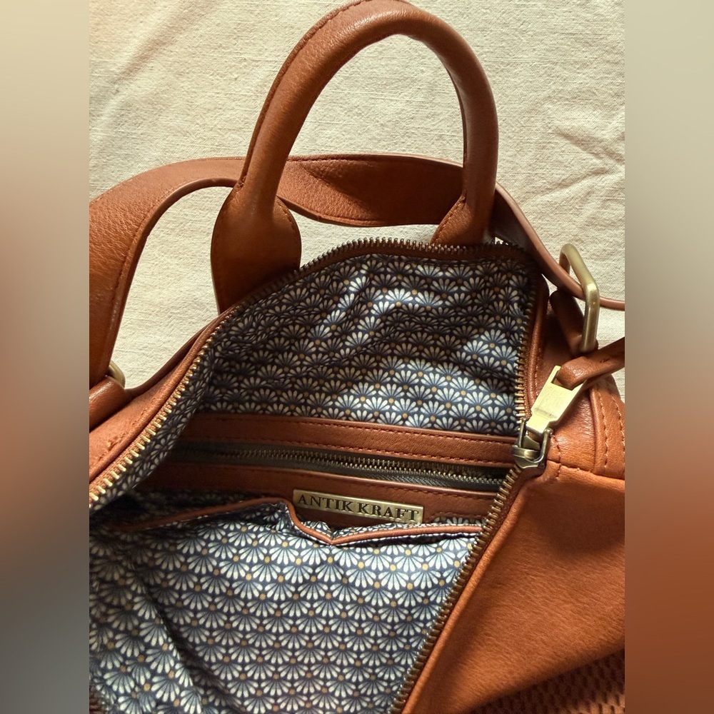 Antik Kraft convertible Tote/Backpack in Cognac Brown - Picture 6 of 8